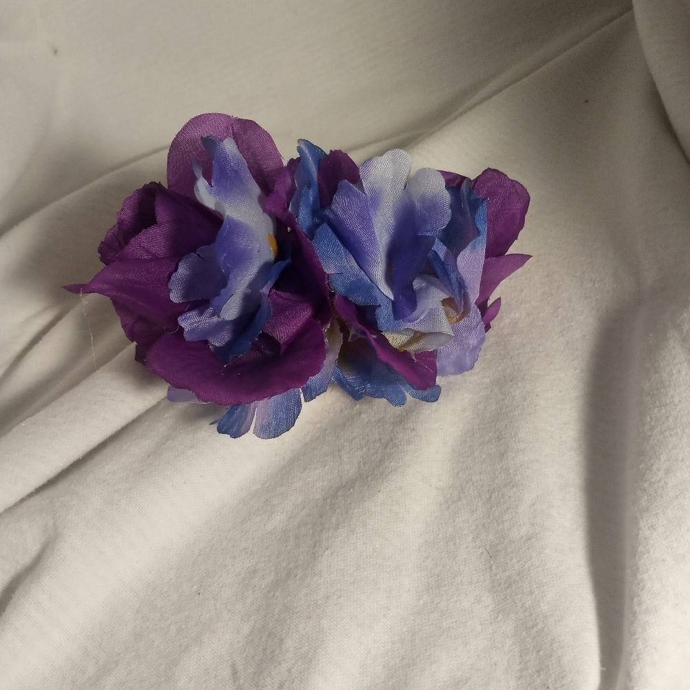 Floral hair clip